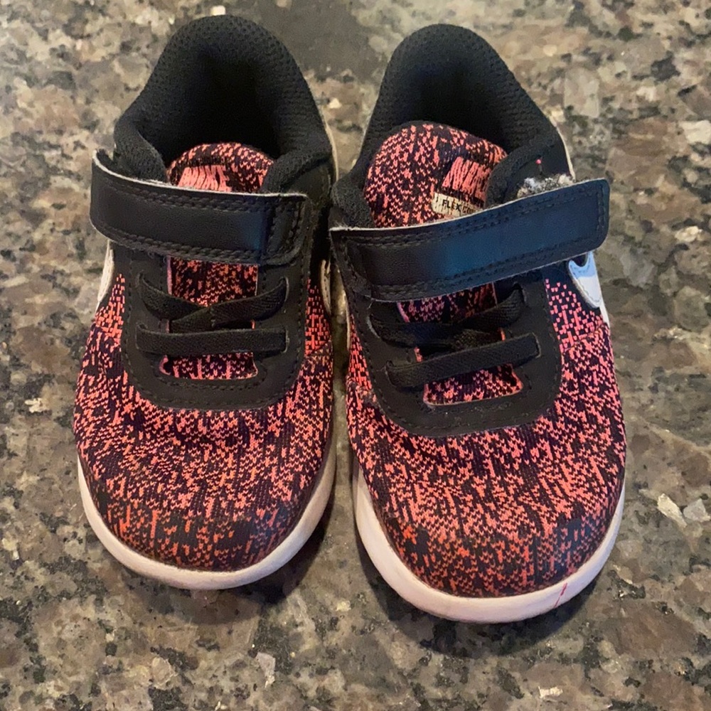 Nike girls shoe size 7T